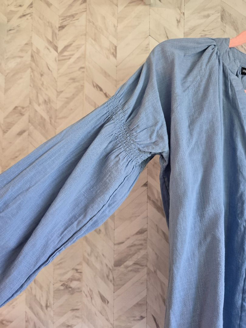 Load image into Gallery viewer, Marisa Cotton Button Up V-Neck,
