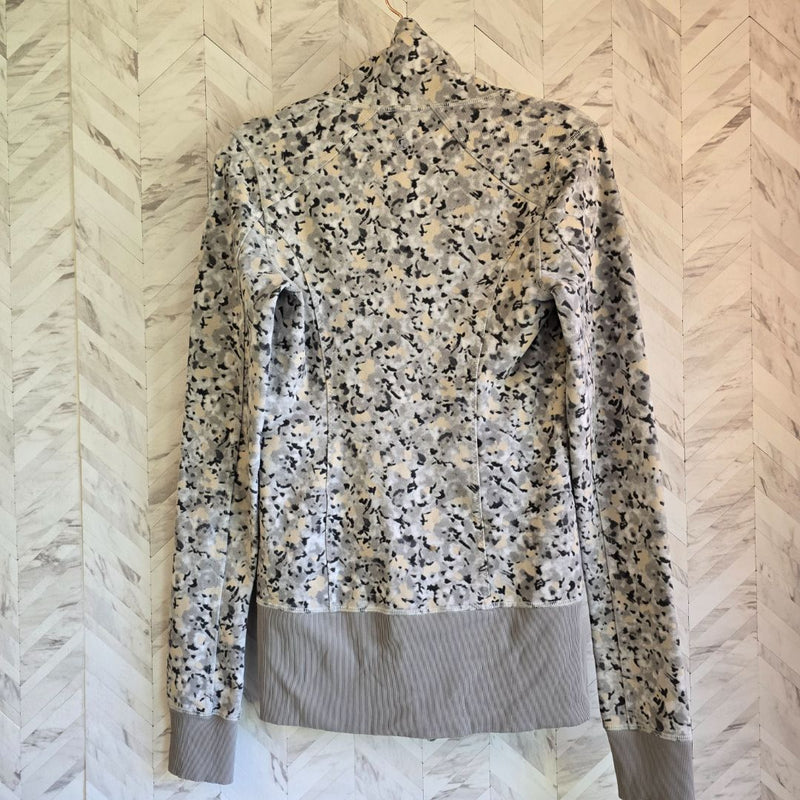Load image into Gallery viewer, Lululemon Zip Up Lightweight Sweater, 4

