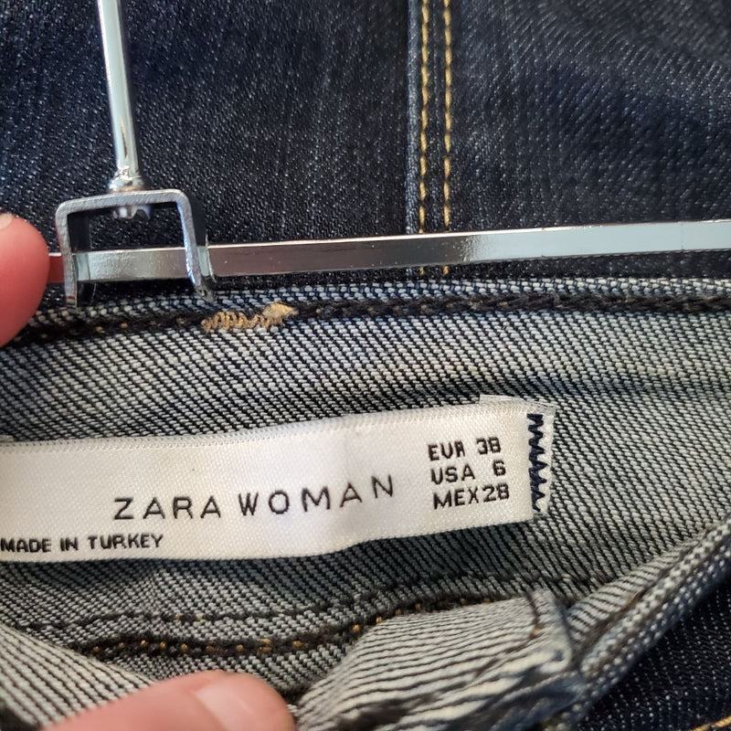 Load image into Gallery viewer, Zara Denim Pencil Skirt, Sz 6
