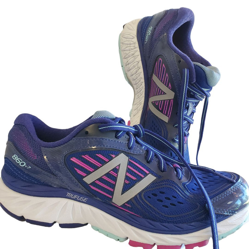 Load image into Gallery viewer, New Balance Ladies Running Shoe 860v90, Sz 7.5
