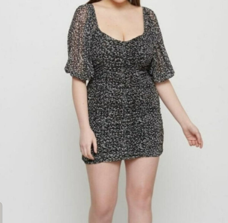 Load image into Gallery viewer, Dynamite Floral Ruched Puff Sleeve Dress, Medium
