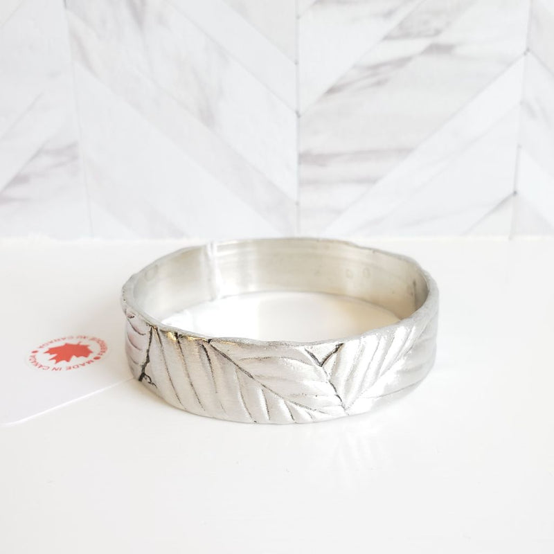 Load image into Gallery viewer, Seagull Pewter *NEW Birch Leave Pewter Bangle, OS
