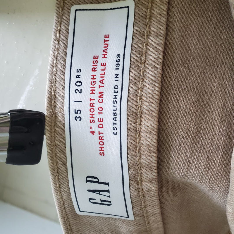 Load image into Gallery viewer, Gap 4&quot; High Rise Denim Shorts, Sz 20
